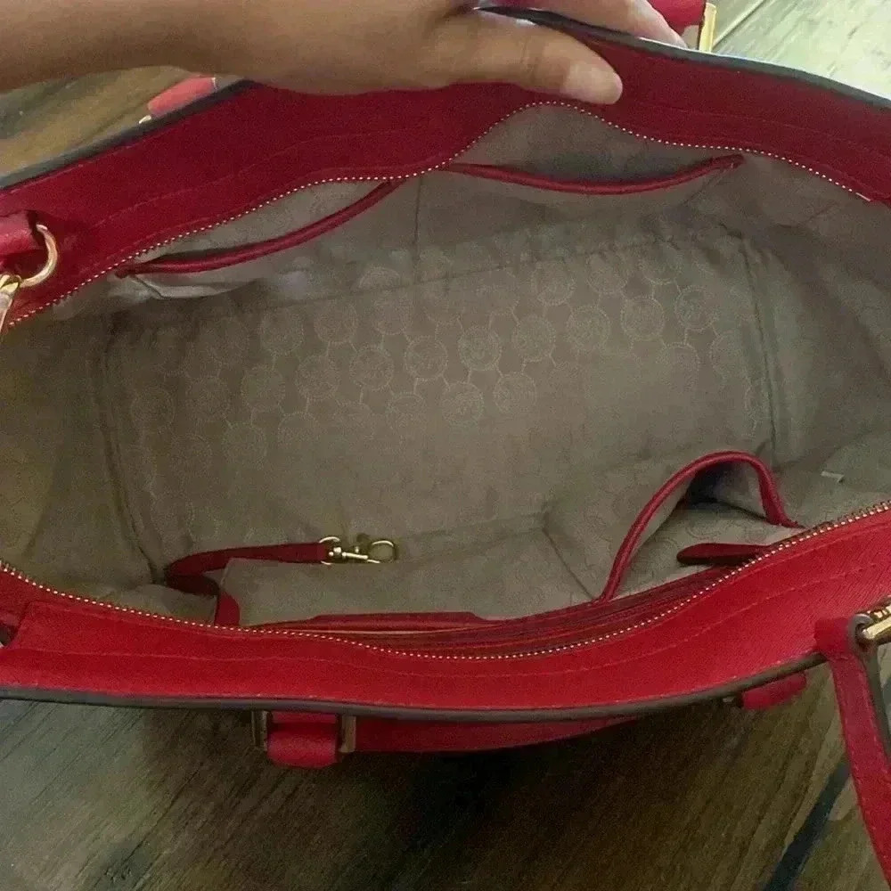 Michael Kors w Adjustable Long Strap - Picture 6 of 10